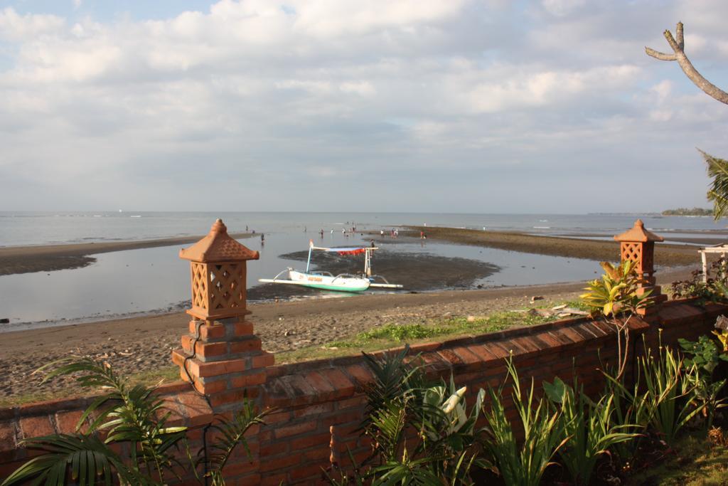 Joglo On The Beach โลวินา ภายนอก รูปภาพ